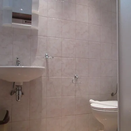Old Inn Alexander Services Private Apartments Апартаменти