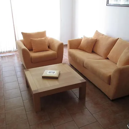 Апартаменти Old Inn Alexander Services Private Apartments